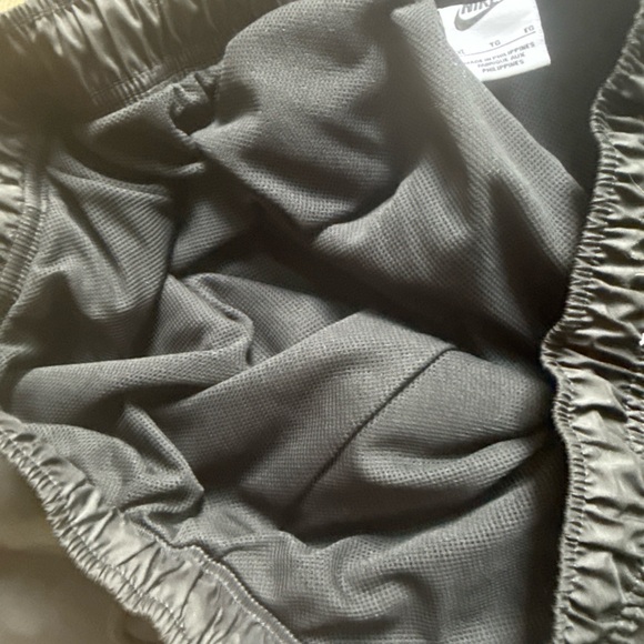 Nike Black Athletic Shorts - Picture 6 of 6